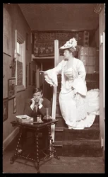 Amelia Bingham en C. Richmond poseerden in haar appartement, 1905